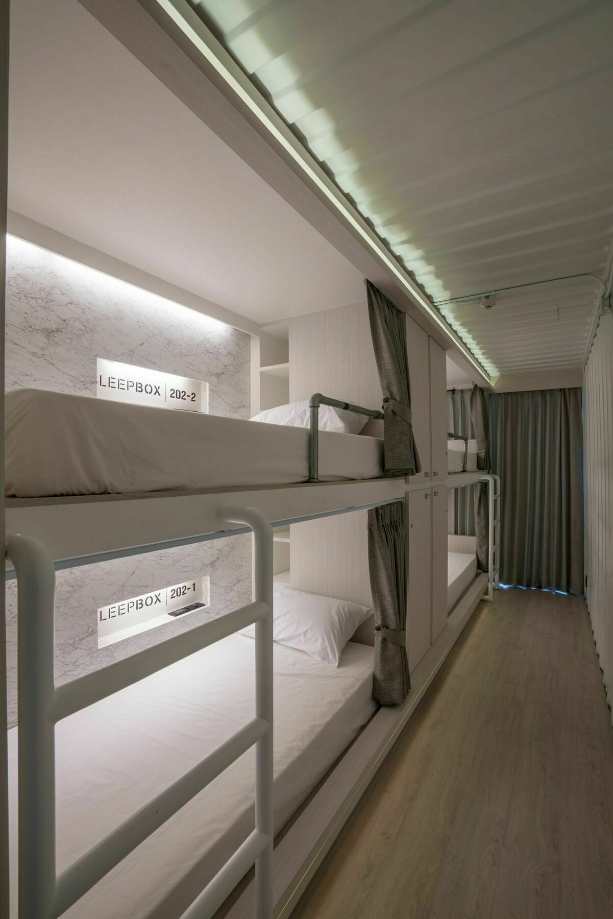 הוסטל בנגקוק Sleep Box Sukhumvit 22 מראה חיצוני תמונה